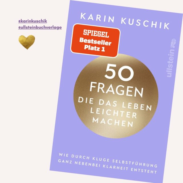 💛 Ja, ich gebe es zu: Ich liebe die Bücher von @karinkuschik! Sie bringen mich einfach weiter in meinen Gedanken, meinen Beziehungen und meiner eigenen „Transformation“.  💛 Auch der neue Titel der Bestsellerautorin „50 Fragen, die das Leben leichter machen“ gehen nochmals richtig tief.  💛 Diese 50 Fragen ermöglichen zum einen eine gelingende, zwischenmenschliche Kommunikation, die zuwendend und zutiefst klar ist. Zum anderen lassen die Fragen das „Problem“ beim Absender und katapultiert alle Beteiligten mit „Speed“ in die Eigenverantwortung. Logisch: Hier „führt“ der fragende Mensch, und er redet auch nicht um den heißen Brei herum. Es geht zur Sache, also sozusagen zur Essenz. Die Fragen darf man sich übrigens auch gerne selbst stellen …  💛 Auf diese Weise seinem eigenen Leben zu begegnen, ist wie Minimalcoaching mit Maximaleffekt.  Ich finde die achtsame Schlagfertigkeit Karin Kuschiks beeindruckend und erfrischend. Niemals würde ich selbst darauf kommen (doch das ändert sich beim Lesen)!  💛 Das Taschenbuch ist zum immer-wieder-in-die-Hand nehmen: Jedes Mal gibt es einen weiteren Aha-Moment, der in eine Frage umgesetzt werden will.  Mehr darüber hier:
https://dasgesundmagazin.de/2025/11/15/buchtipp-50-fragen-die-das-leben-leichter-machen-von-karin-kuschik/  #dasgesundmagazin #karinkuschik #ullsteinbuchverlage #gesundlesen #50fragen #50antworten #lebenshilfe #psychologie #gutleben #gutfragen #bestesbuch #birgitmatz #lieblingsbuch #imlebenweiterkommen #selbstfuehrung #klarheit